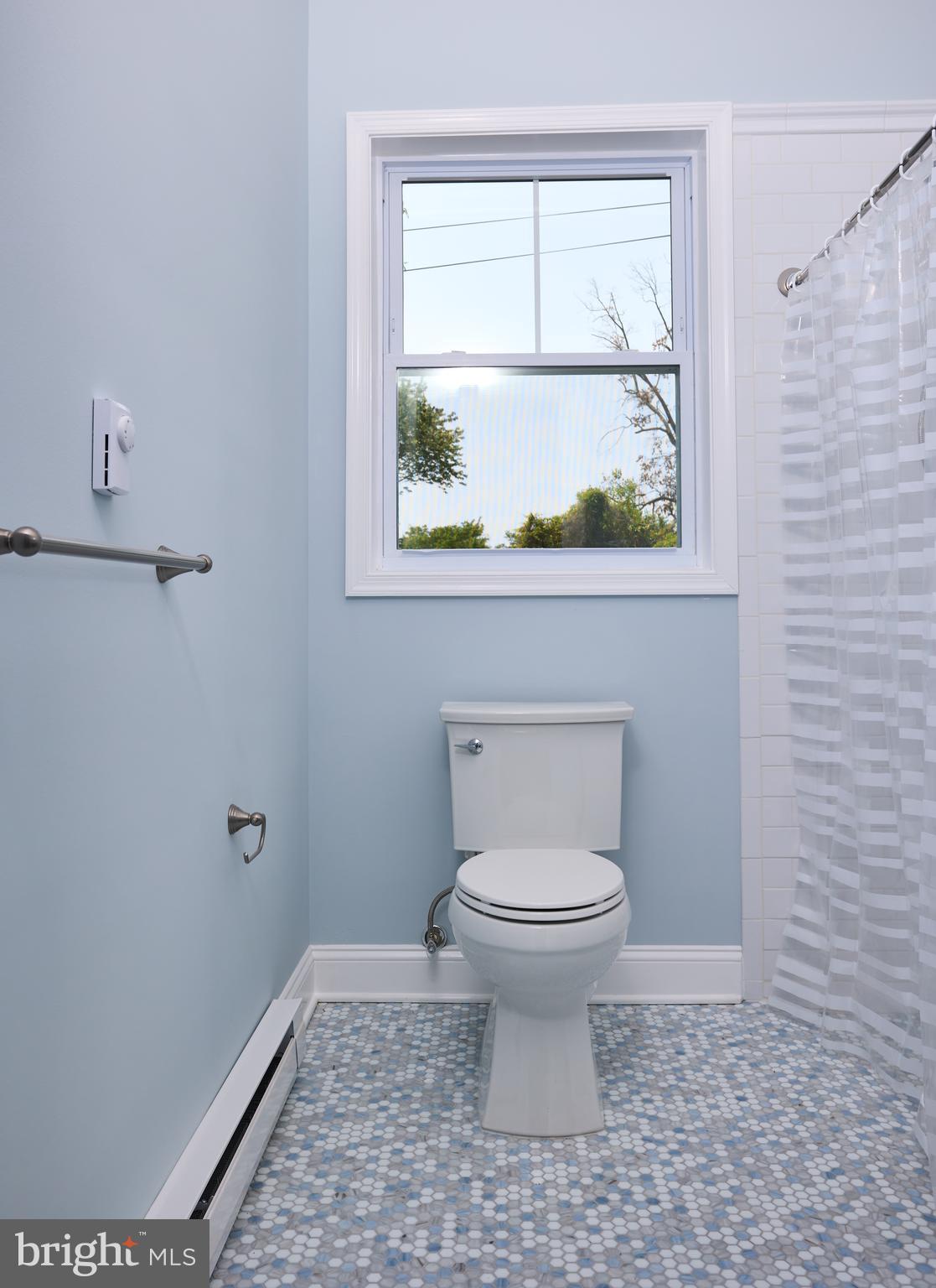 2810 South Arlington Ridge Road, Unit B Arlington, VA 22206 - Photo 20 of 20 Bathroom