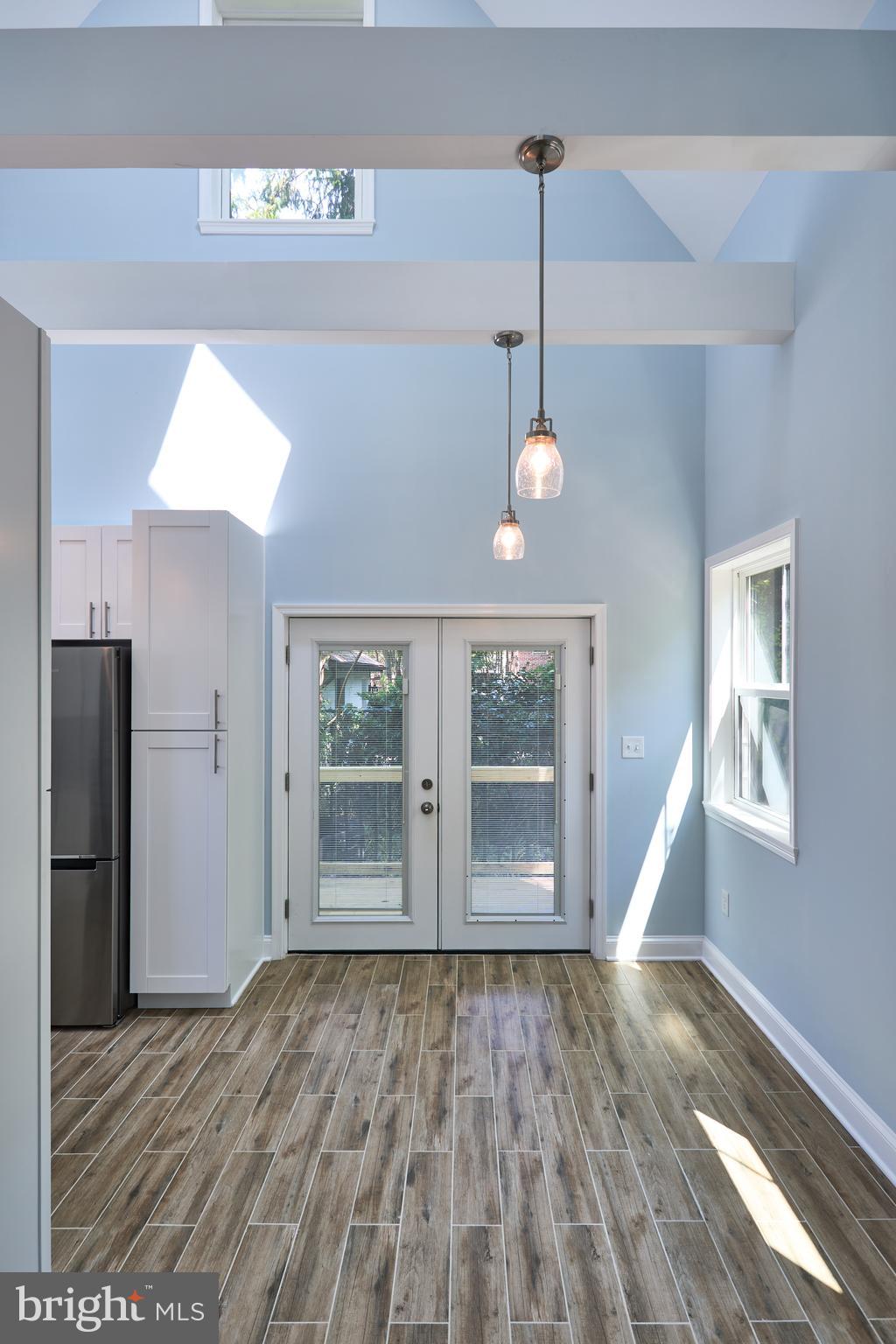 2810 South Arlington Ridge Road, Unit B Arlington, VA 22206 - Photo 7 of 20 Living Area