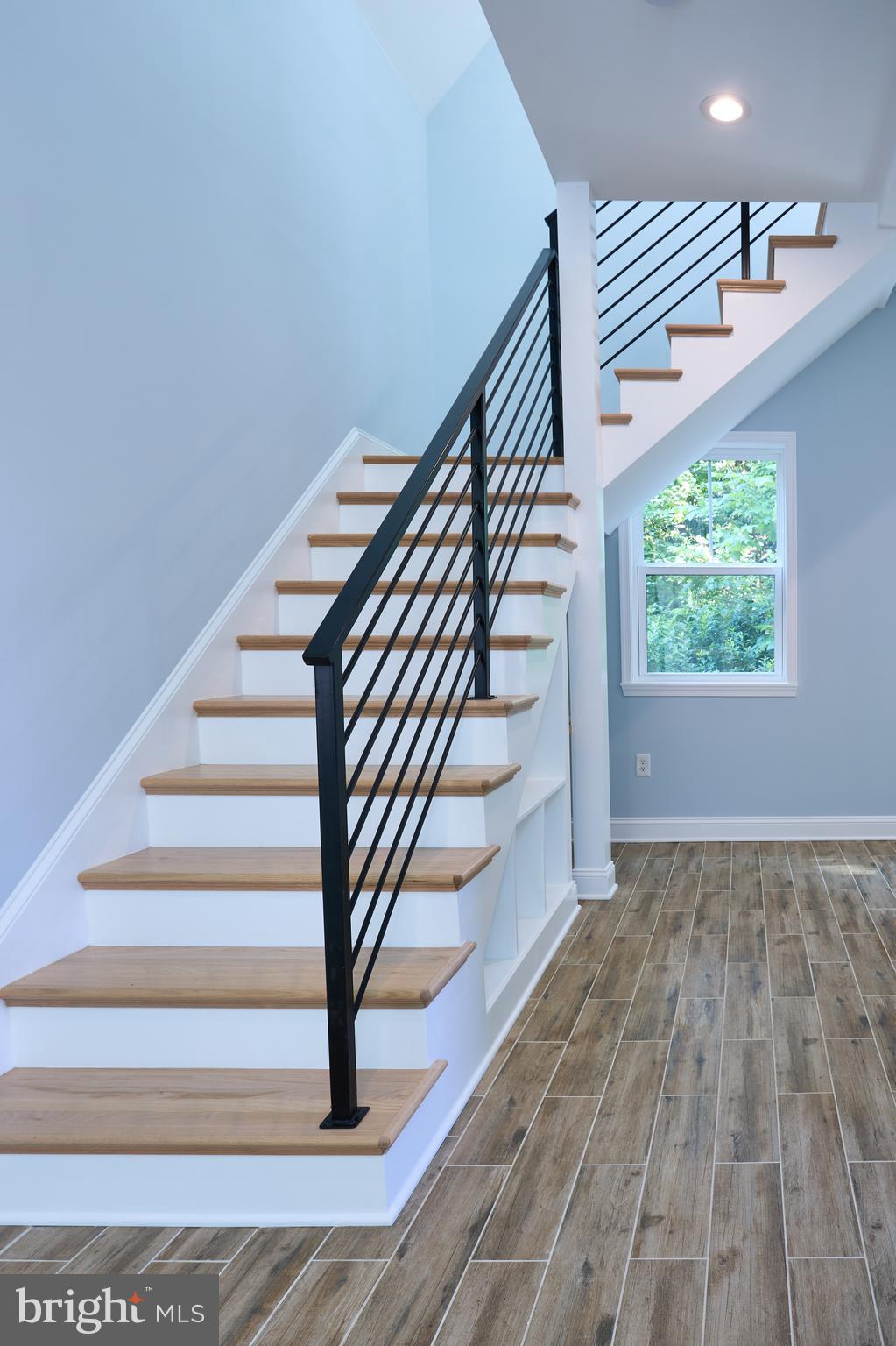 2810 South Arlington Ridge Road, Unit B Arlington, VA 22206 - Photo 8 of 20 Stairs to Loft