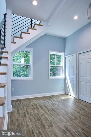 $2,200 | 2810 South Arlington Ridge Road, Unit B, Arlington, VA 22206