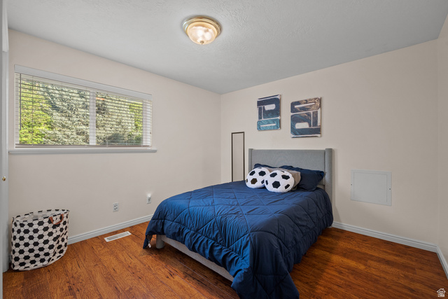 555 East 1700 N Street Mapleton, UT 84664 - Photo 43 of 49 Wood-finish flooring with white trim