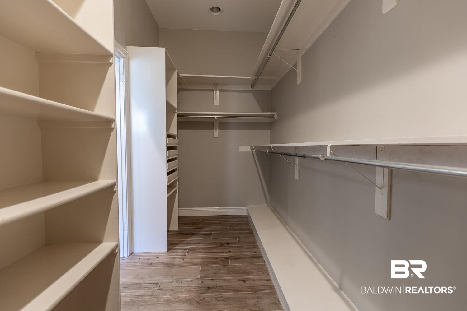 3 Springhill Trace Mobile, AL 36608 - Photo 23 of 35 Extra large Closet