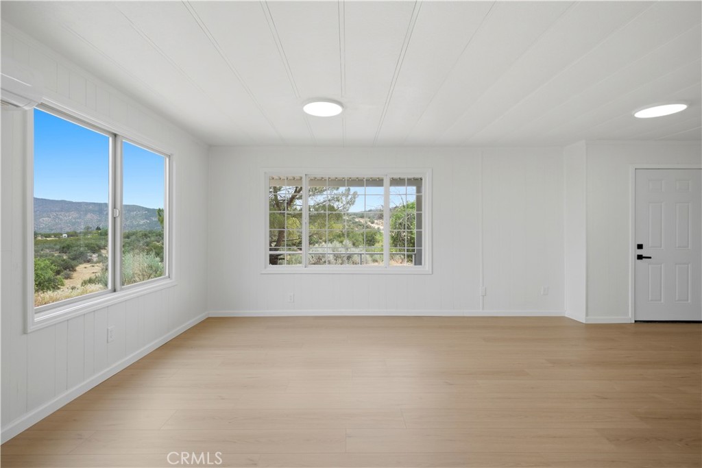 59995 Granite Gulley Road Anza, CA 92539 - Photo 14 of 33 an empty room with a window
