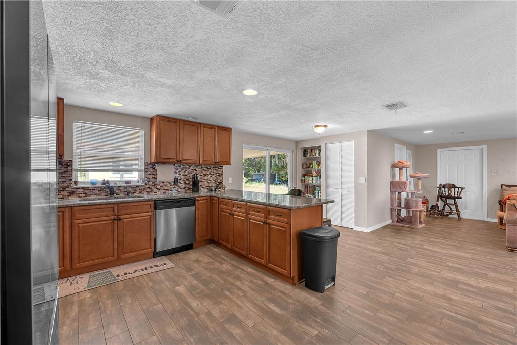 1815 30th Street Southeast Ruskin, FL 33570 - Photo 19 of 31