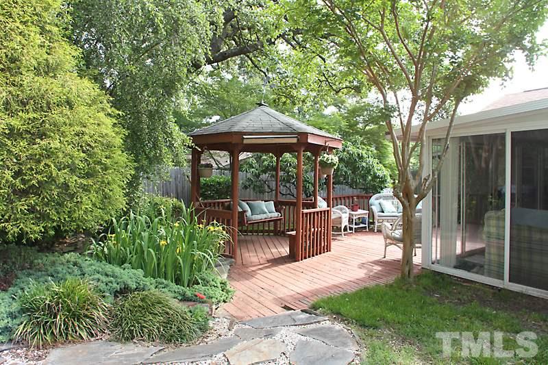 821 Woodburn Road Raleigh, NC 27605 - Photo 17 of 18