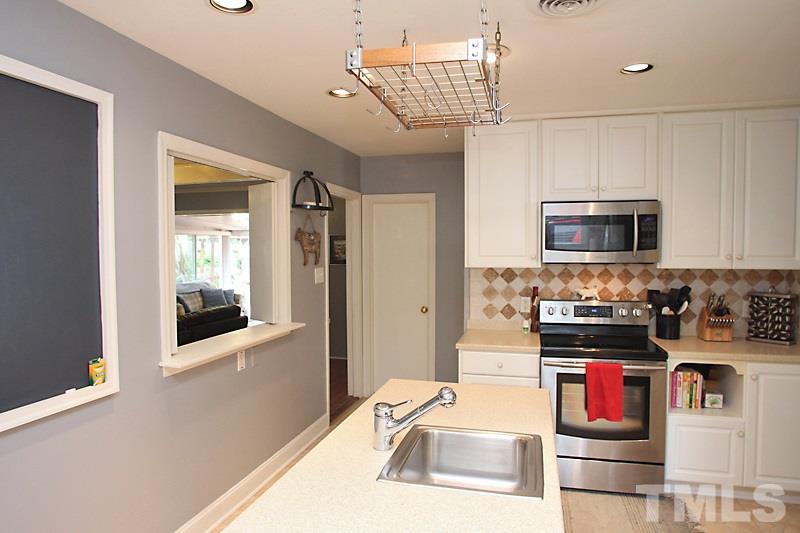 821 Woodburn Road Raleigh, NC 27605 - Photo 4 of 18