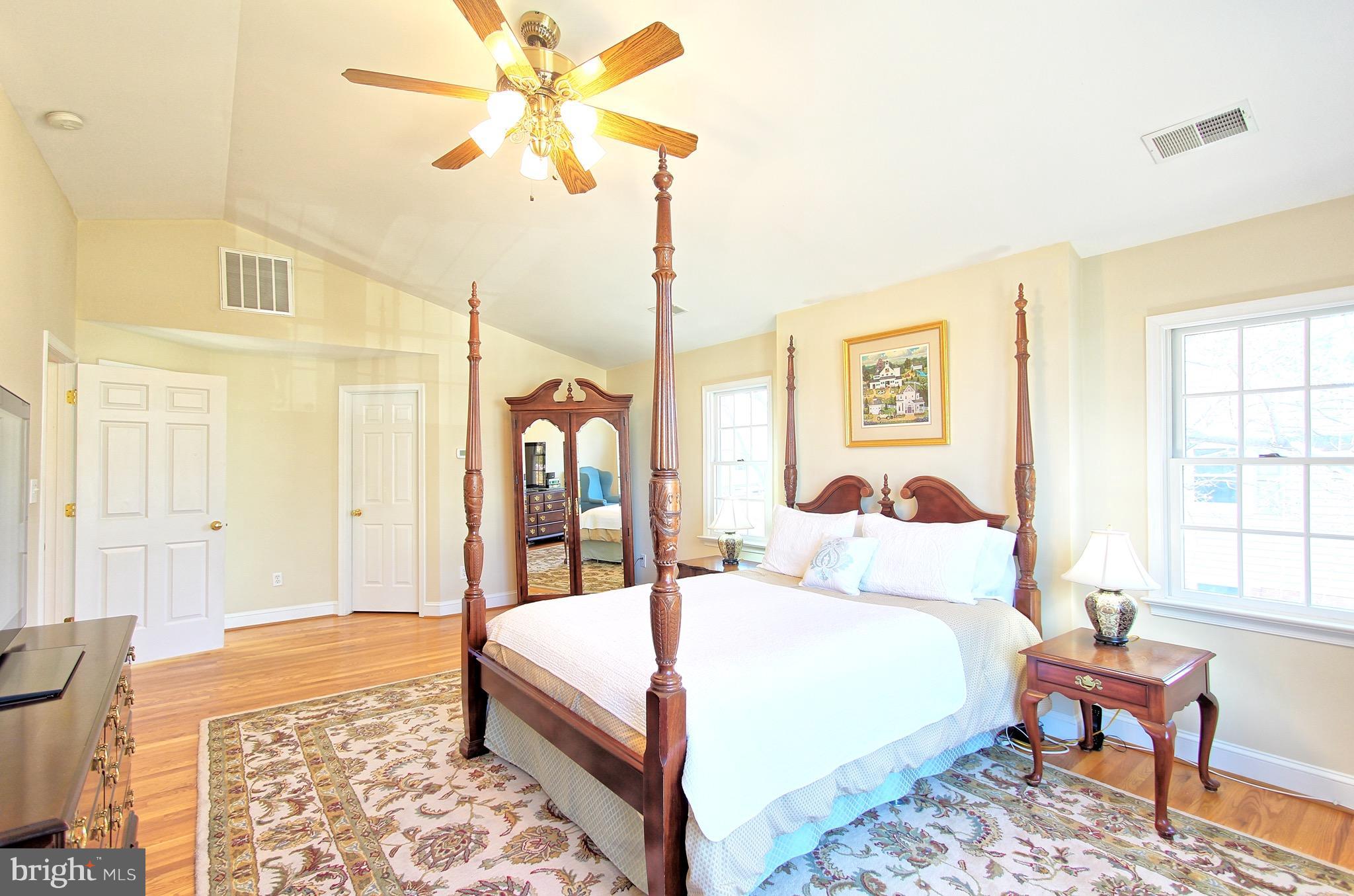6801 Front Royal Road Springfield, VA 22151 - Photo 22 of 30 Spacious and bright master suite