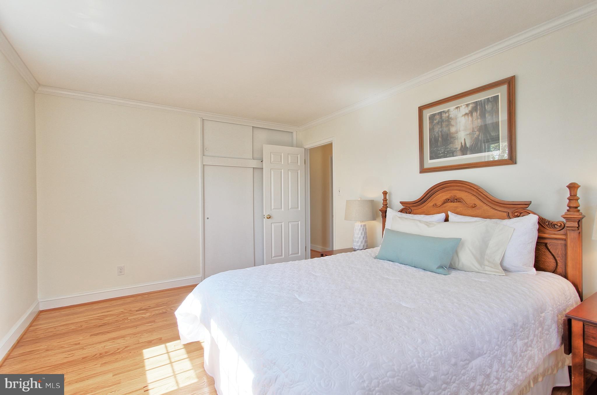 6801 Front Royal Road Springfield, VA 22151 - Photo 28 of 30 Spacious and bright 2nd bedroom