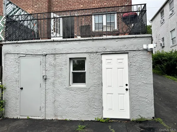 $2,000 | 216 1st Street, Unit 1, Yonkers, NY 10704