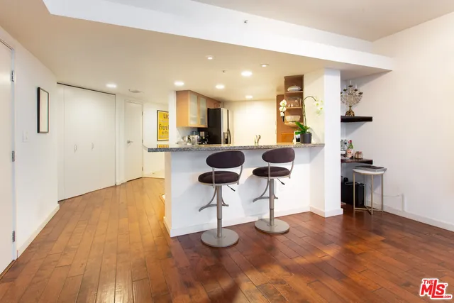 $4,700 | 13700 Marina Pointe Drive, Unit 1507, Marina del Rey, CA 90292