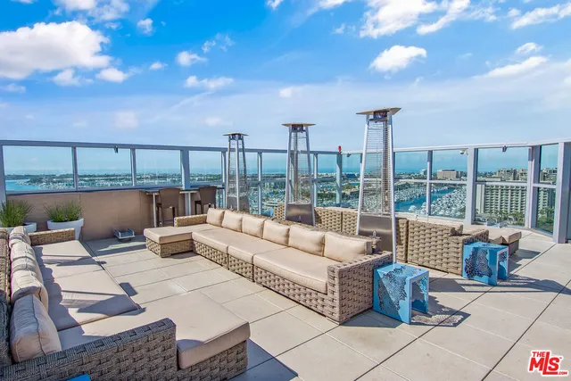 $4,700 | 13700 Marina Pointe Drive, Unit 1507, Marina del Rey, CA 90292