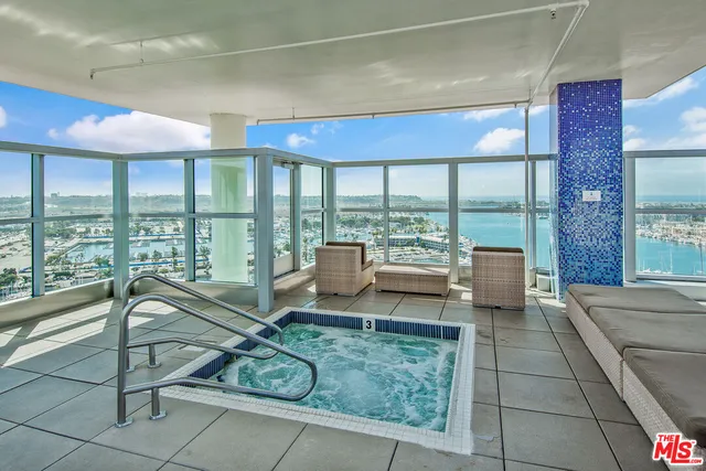 $4,700 | 13700 Marina Pointe Drive, Unit 1507, Marina del Rey, CA 90292