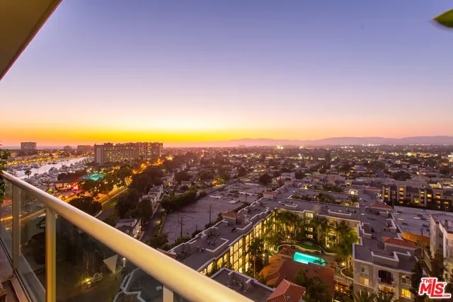 $4,700 | 13700 Marina Pointe Drive, Unit 1507, Marina del Rey, CA 90292