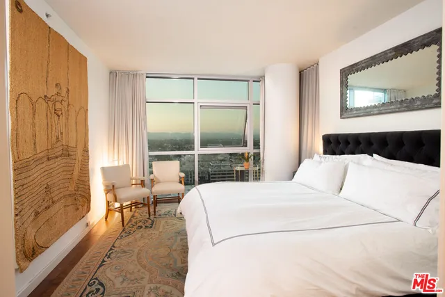 $4,700 | 13700 Marina Pointe Drive, Unit 1507, Marina del Rey, CA 90292