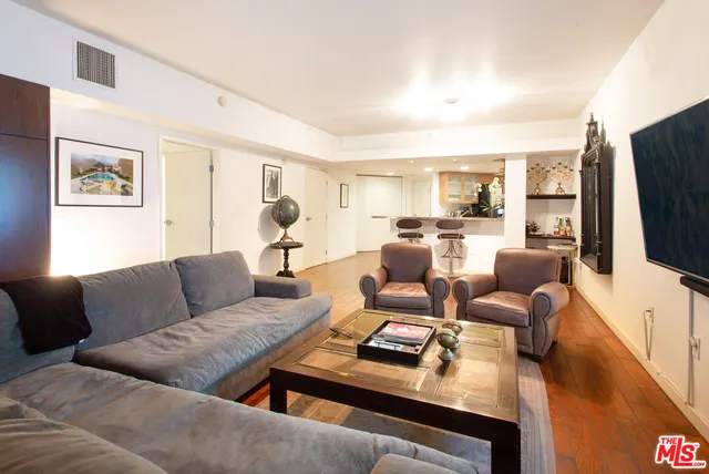 $4,700 | 13700 Marina Pointe Drive, Unit 1507, Marina del Rey, CA 90292