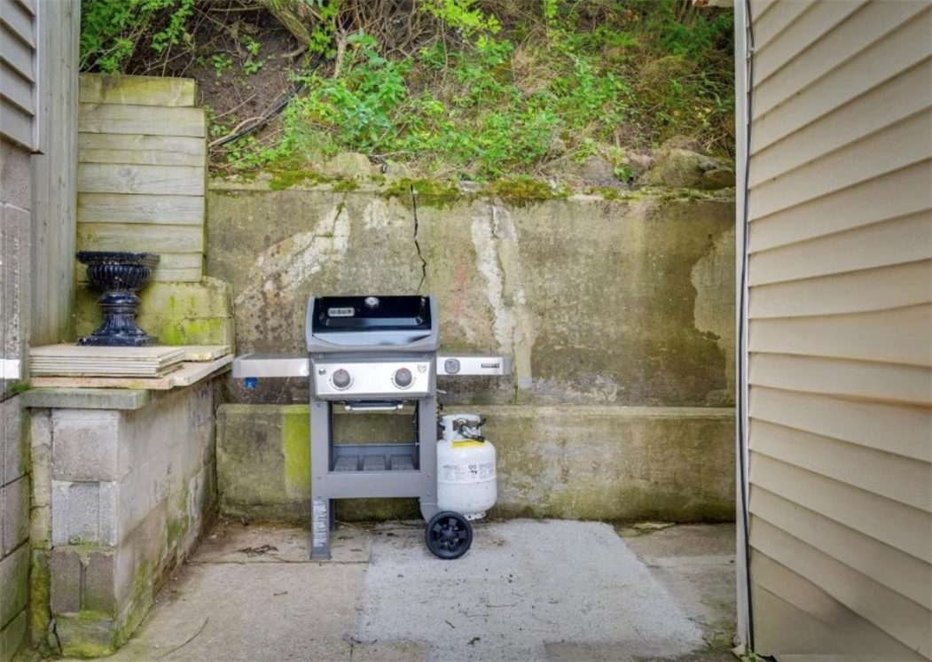 182 Lake Bluff Road Irondequoit, NY 14622 - Photo 18 of 20