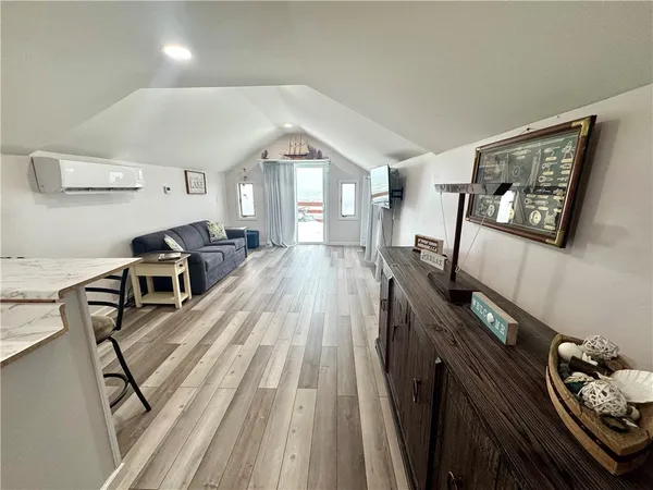 $2,200 | 182 Lake Bluff Road, Irondequoit, NY 14622