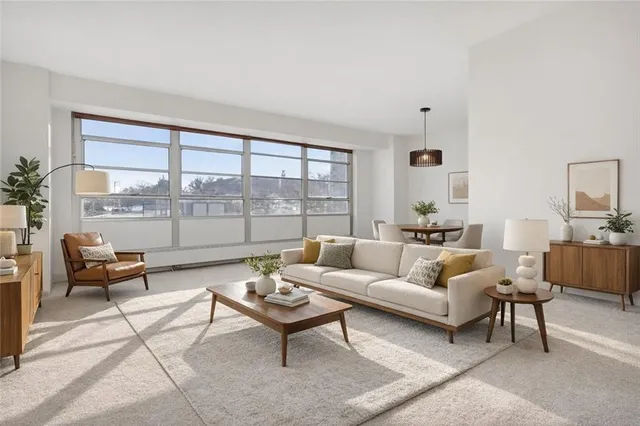 $140,000 | 333 West Meyer Boulevard, Unit 214, Kansas City, MO 64113