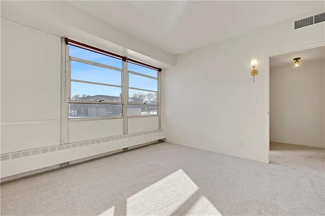 $140,000 | 333 West Meyer Boulevard, Unit 214, Kansas City, MO 64113