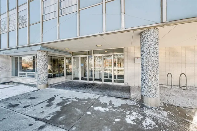 $140,000 | 333 West Meyer Boulevard, Unit 214, Kansas City, MO 64113