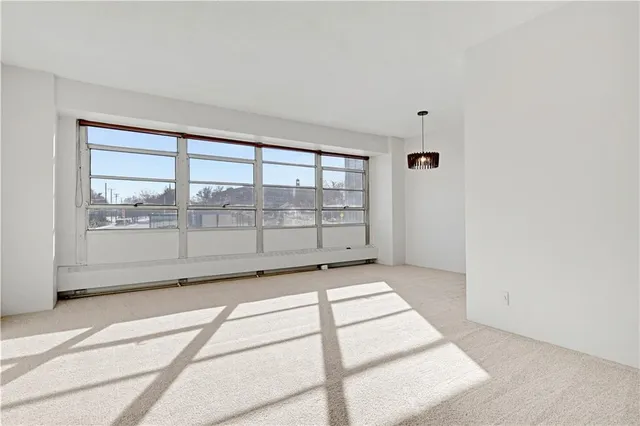 $140,000 | 333 West Meyer Boulevard, Unit 214, Kansas City, MO 64113