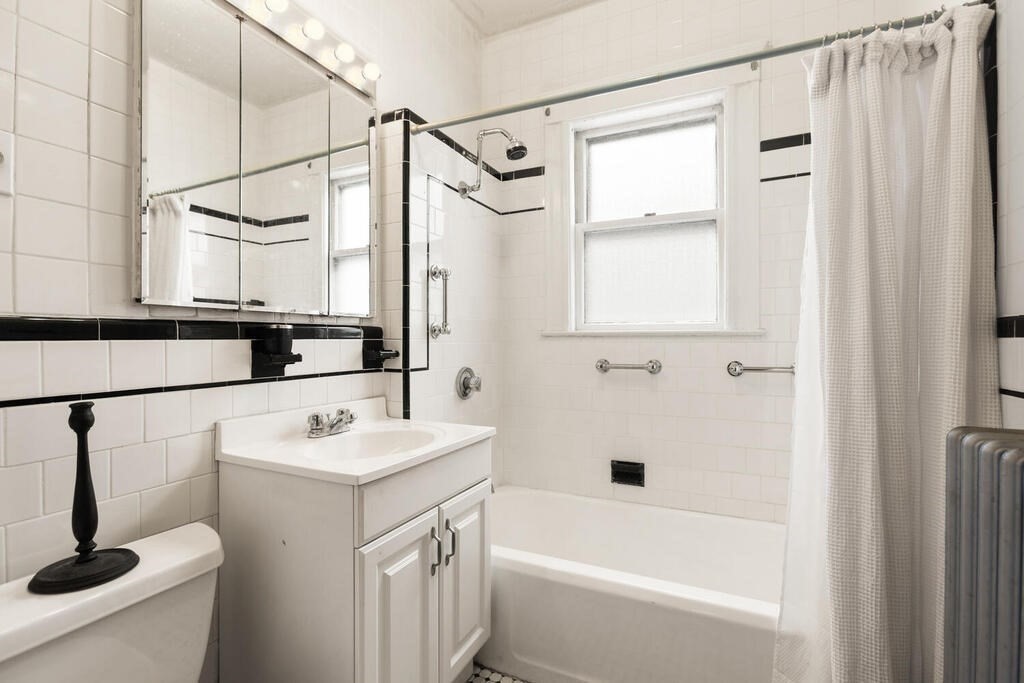 22-24 Clyde Road Watertown, MA 02472 - Photo 13 of 34 Gallery Image 13