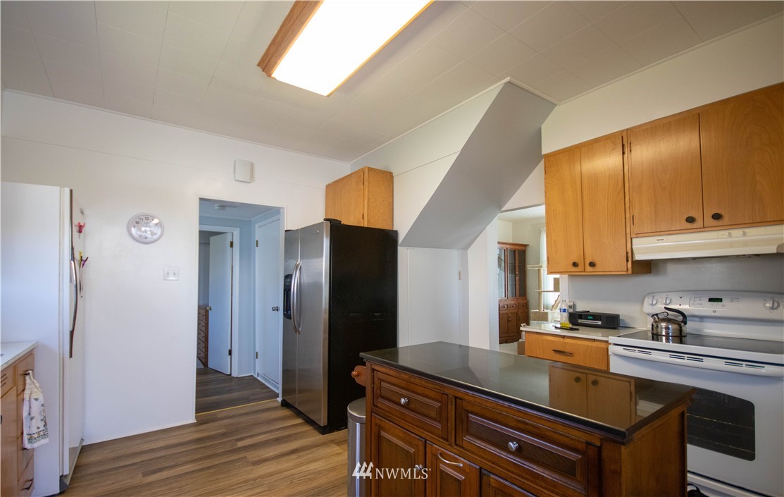 319 F Street Cosmopolis, WA 98537 - Photo 3 of 21 Gallery Image 3