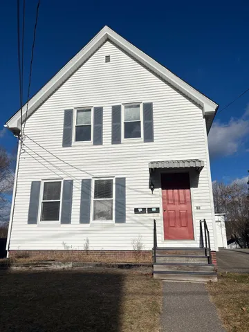 $1,800 | 82 Summer Street, Unit 2, Laconia, NH 03246