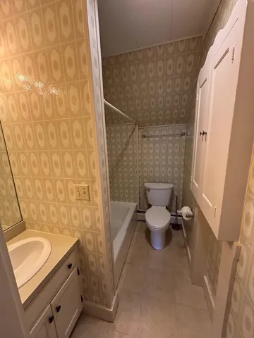 $1,800 | 82 Summer Street, Unit 2, Laconia, NH 03246