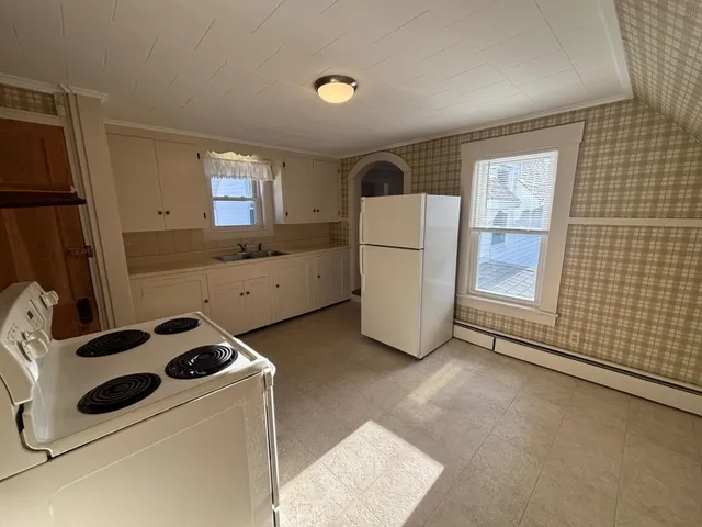 $1,800 | 82 Summer Street, Unit 2, Laconia, NH 03246