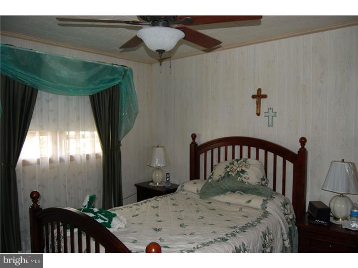 253 Crown Point Road Thorofare, NJ 08086 - Photo 14 of 23 Bedroom - Main