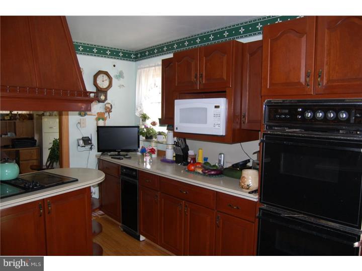253 Crown Point Road Thorofare, NJ 08086 - Photo 8 of 23 Kitchen