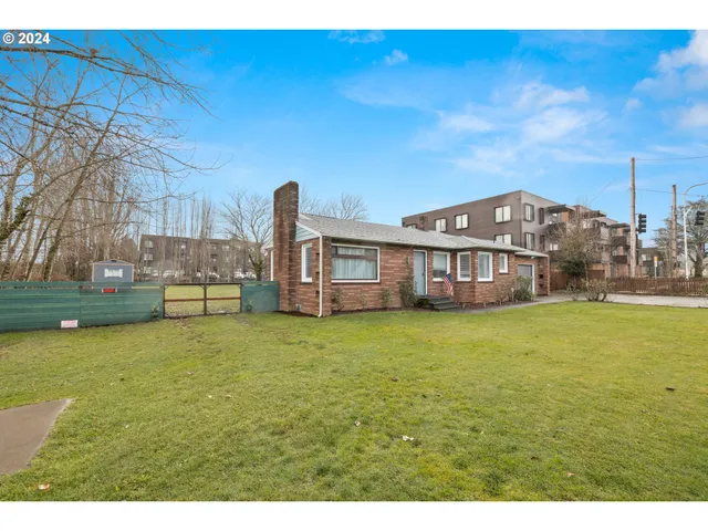 $399,999 | 450 Southeast Hogan Road, Gresham, OR 97080