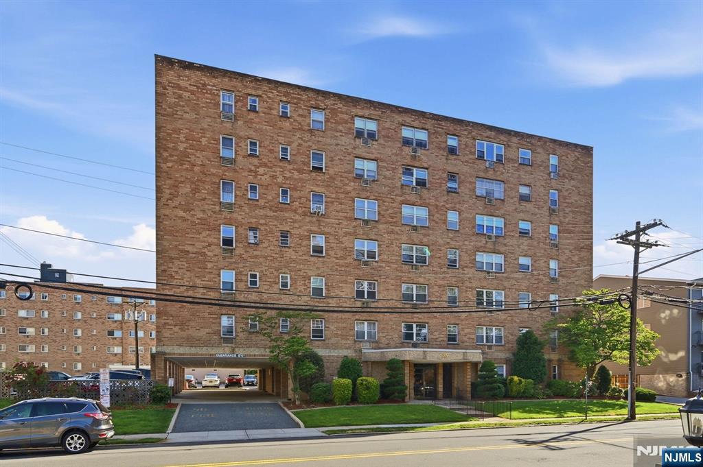 25 Jefferson Street, Unit 2F Hackensack, NJ 07601 - Photo 3 of 29