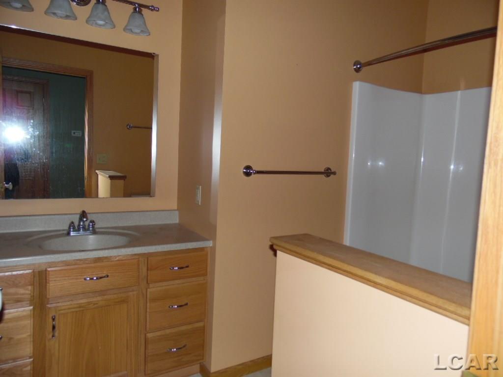17325 Raymond Road Addison, MI 49220 - Photo 7 of 12 31277139-6.JPG