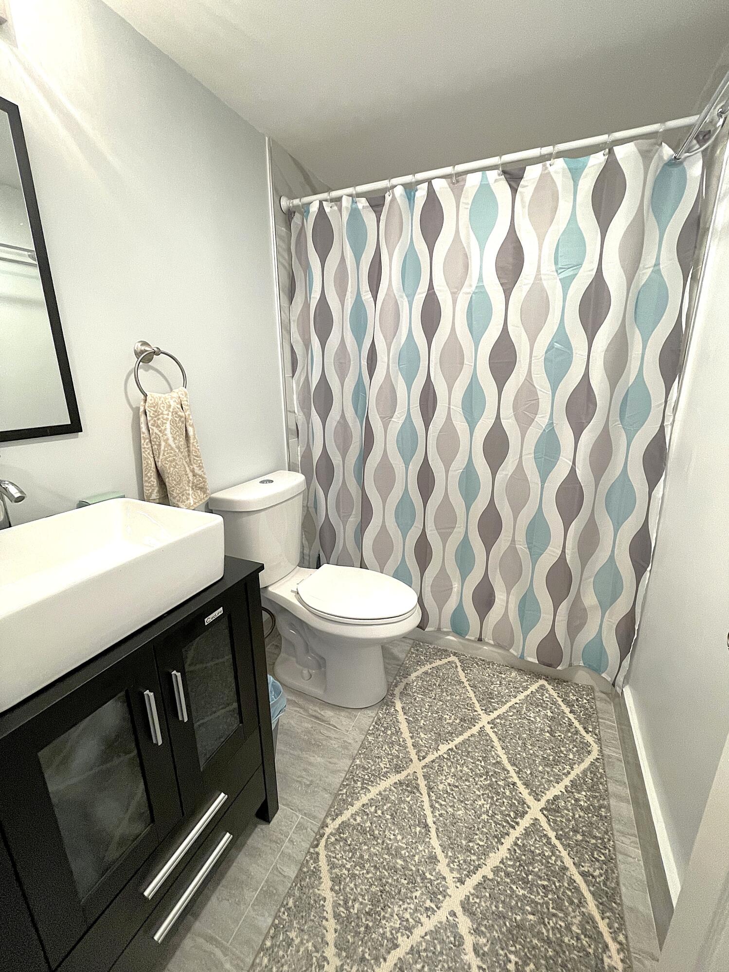 334 Brighton H Boca Raton, FL 33434 - Photo 16 of 23 Primary Bathroom