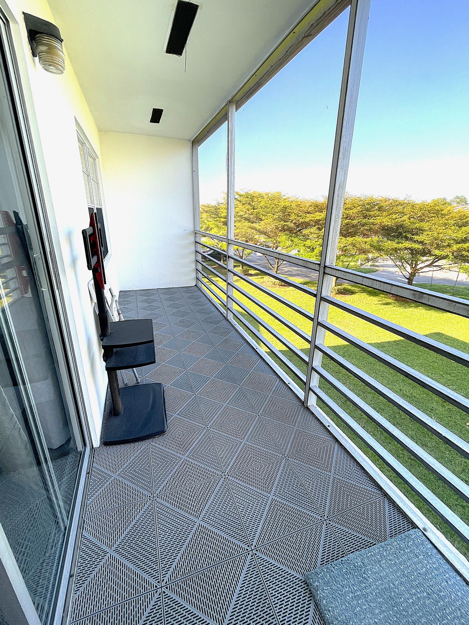 334 Brighton H Boca Raton, FL 33434 - Photo 18 of 23 Balcony