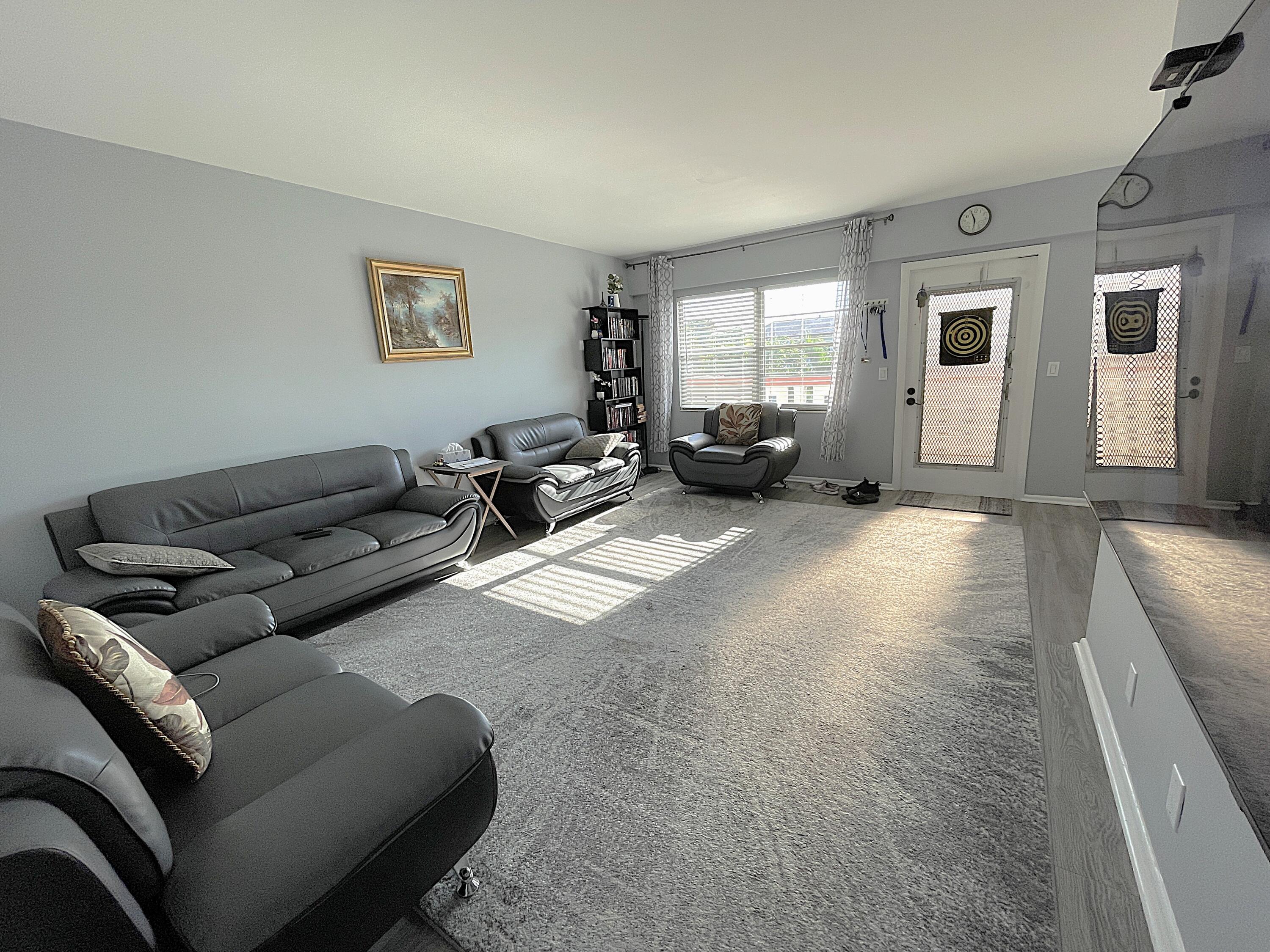 334 Brighton H Boca Raton, FL 33434 - Photo 2 of 23 Living Room