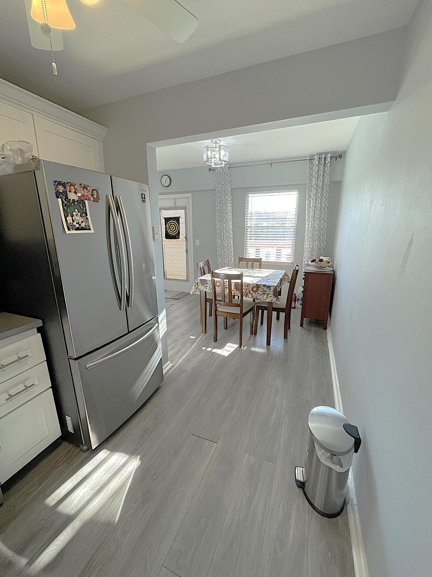 334 Brighton H Boca Raton, FL 33434 - Photo 6 of 23 Kitchen to Dining Area