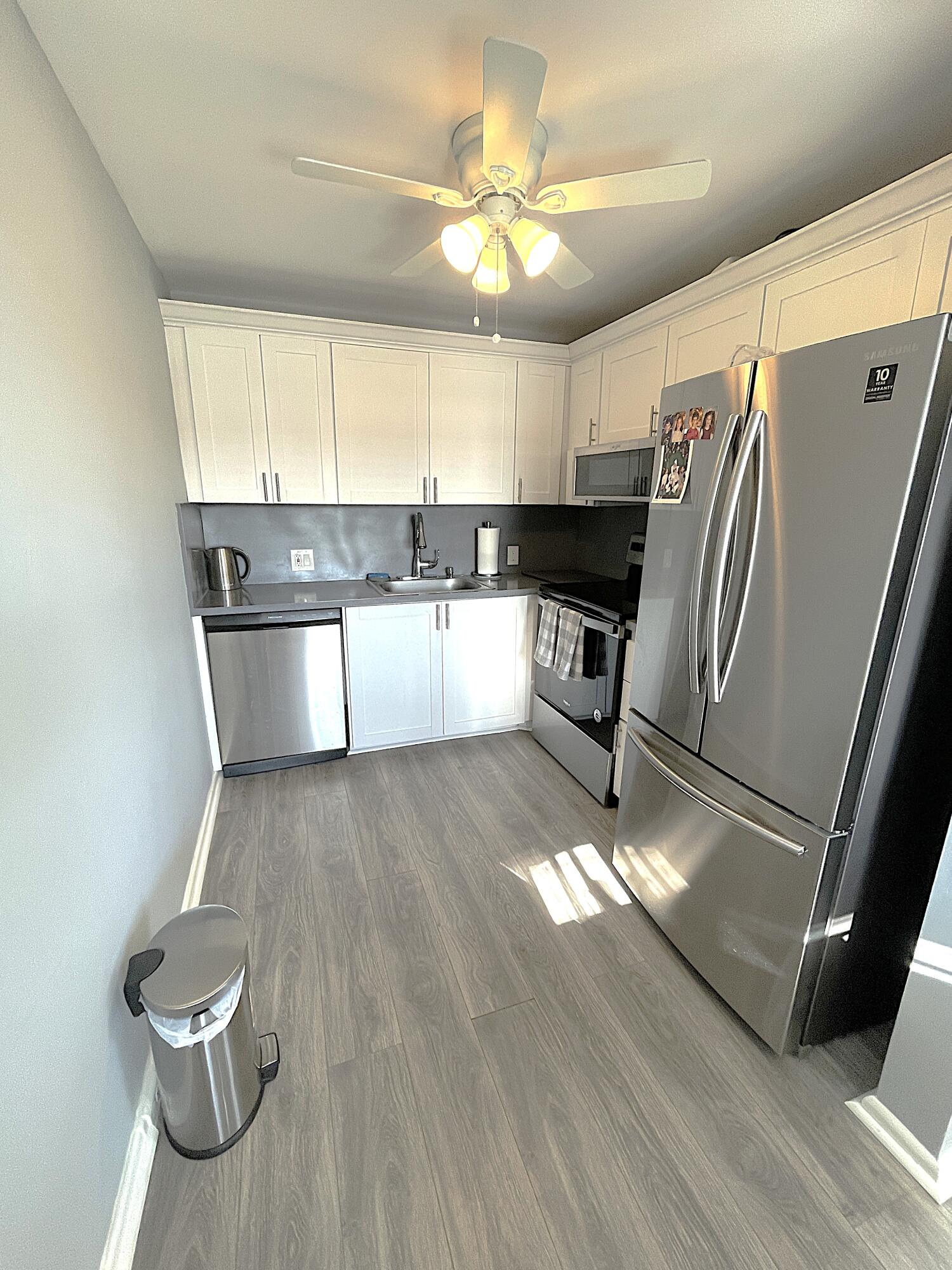 334 Brighton H Boca Raton, FL 33434 - Photo 7 of 23 Kitchen