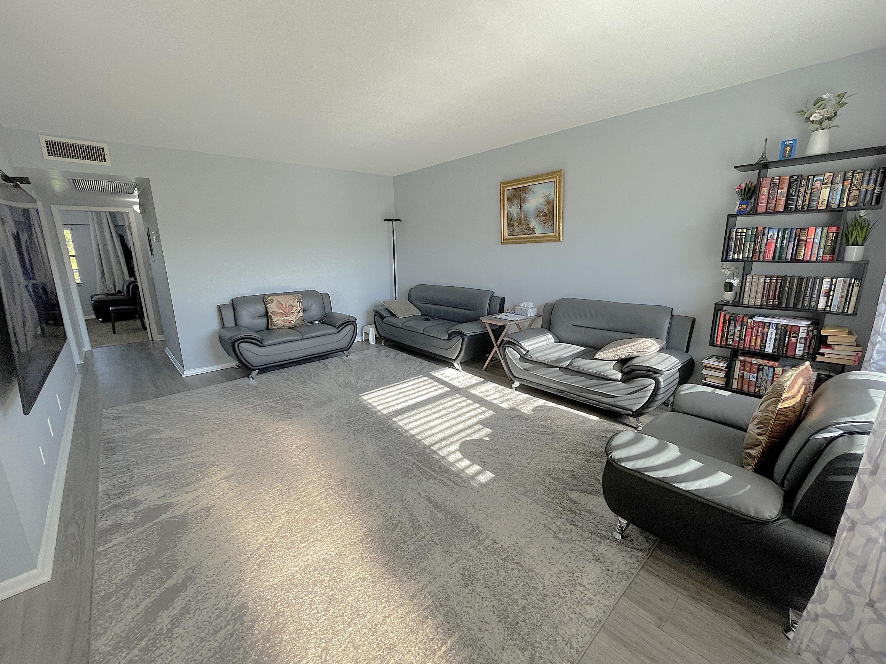 334 Brighton H Boca Raton, FL 33434 - Photo 9 of 23 Living Room