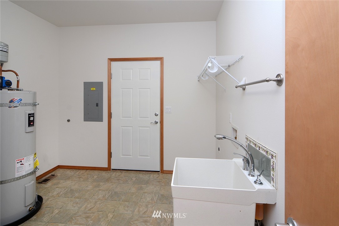 1176 Northwest Thompson Road Poulsbo, WA 98370 - Photo 11 of 24 Gallery Image 11