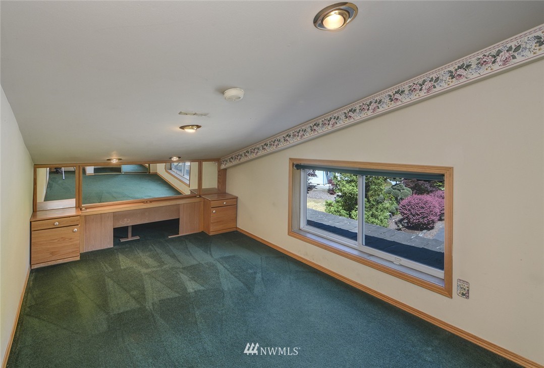 1176 Northwest Thompson Road Poulsbo, WA 98370 - Photo 18 of 24 Gallery Image 18