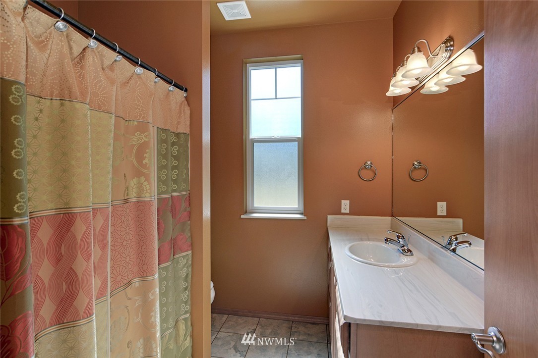 1176 Northwest Thompson Road Poulsbo, WA 98370 - Photo 19 of 24 Gallery Image 19