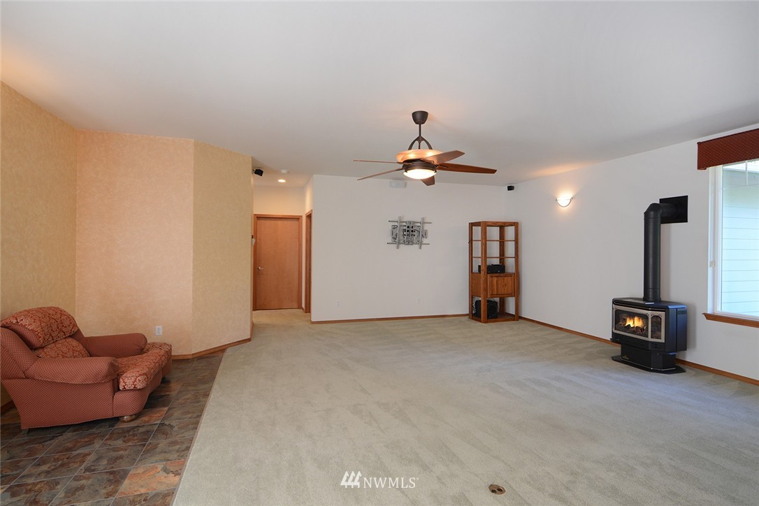 1176 Northwest Thompson Road Poulsbo, WA 98370 - Photo 5 of 24 Gallery Image 5