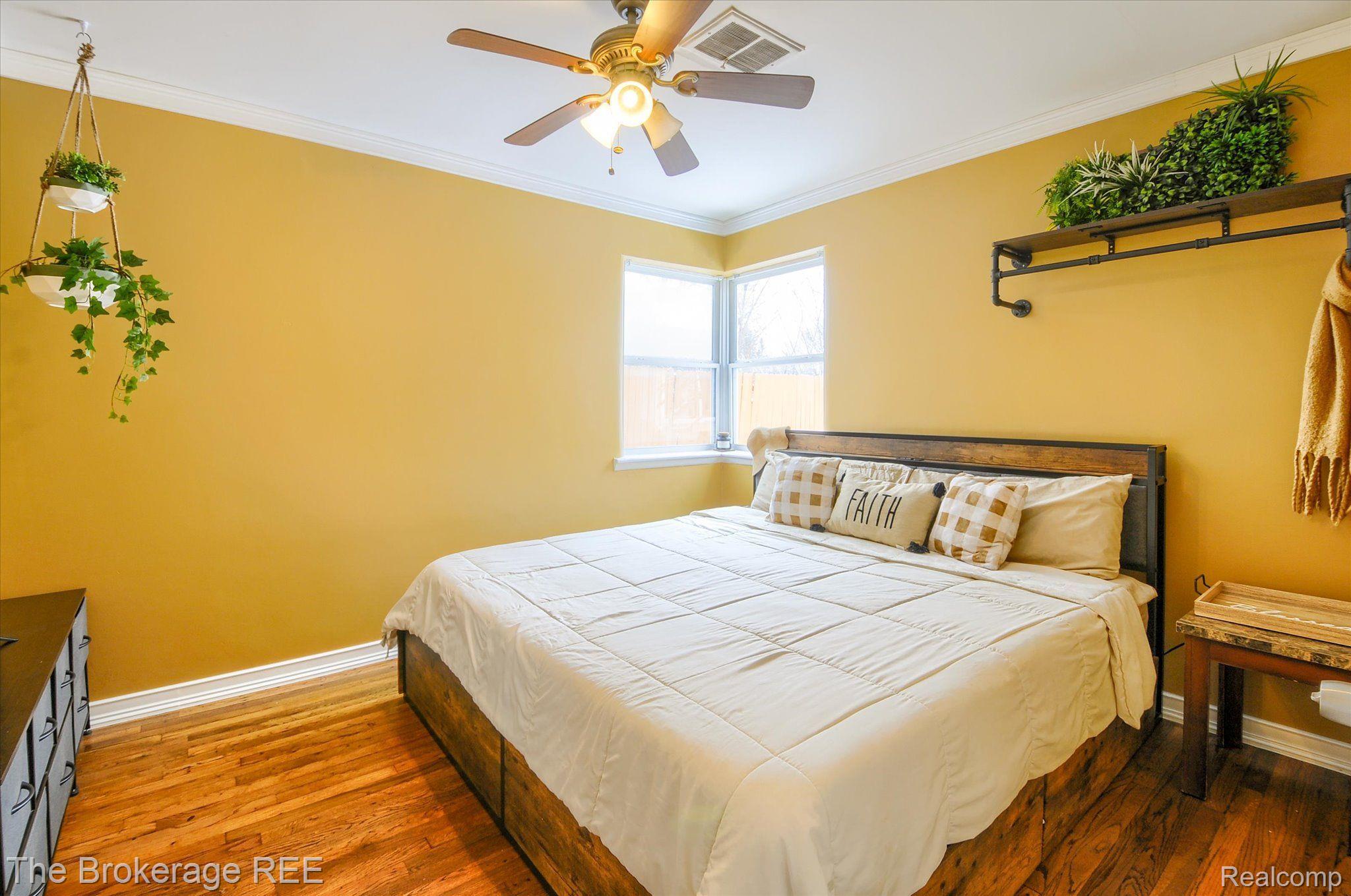 2477 Covert Road Burton, MI 48509 - Photo 28 of 41 Gallery Image 28
