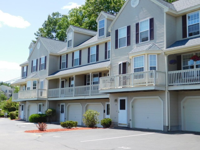89 Wellington Hill Road Manchester, NH 03104 - Photo 1 of 25 Gallery Image 1