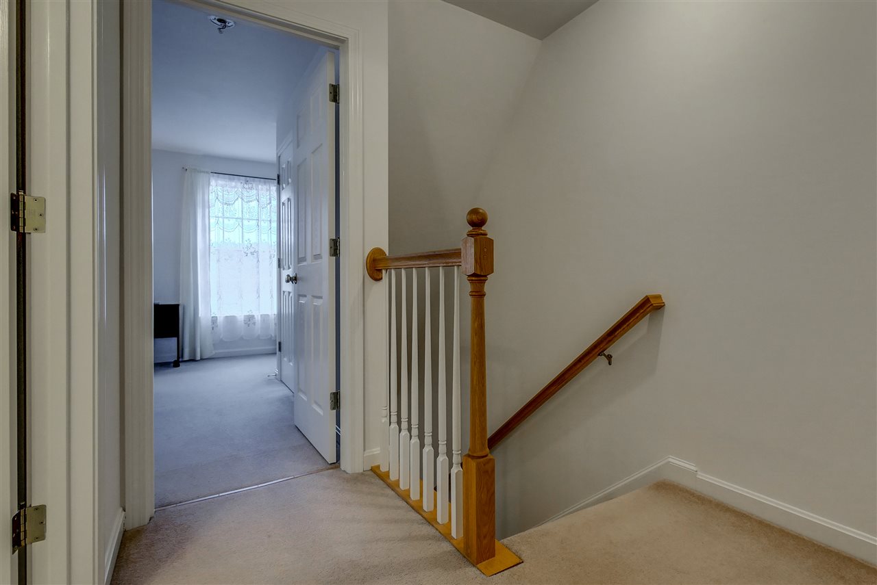 89 Wellington Hill Road Manchester, NH 03104 - Photo 13 of 25 Gallery Image 13