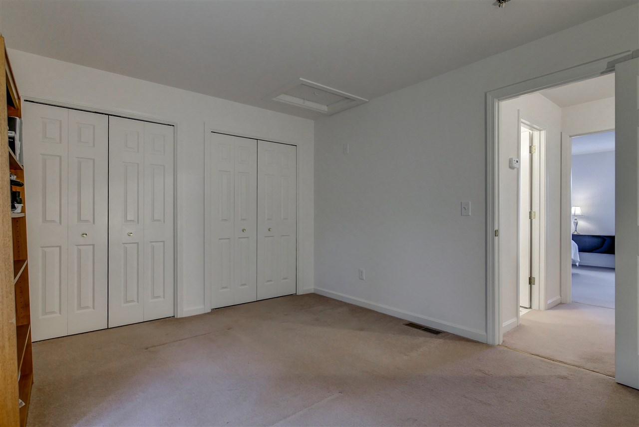 89 Wellington Hill Road Manchester, NH 03104 - Photo 17 of 25 Gallery Image 17