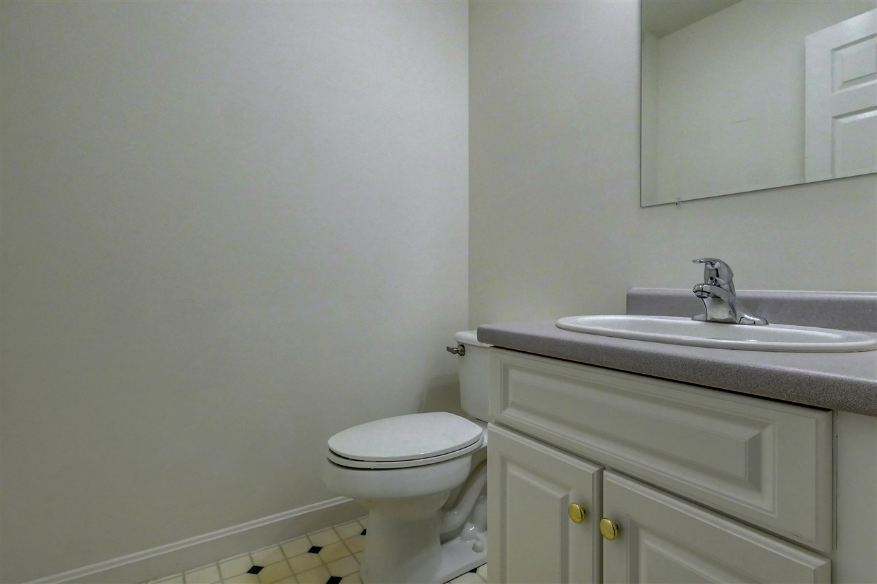 89 Wellington Hill Road Manchester, NH 03104 - Photo 9 of 25 Gallery Image 9